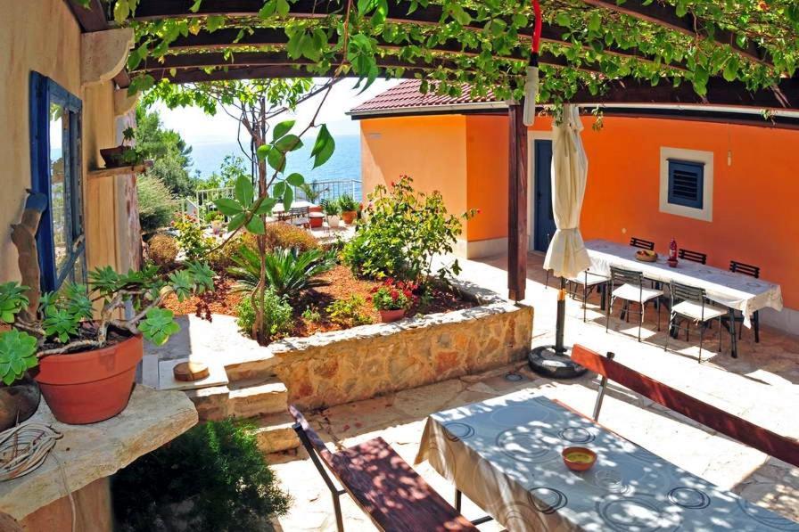 Seaside Secluded Apartments Cove Tvrdni Dolac, Hvar - 4008 Gdinj Buitenkant foto